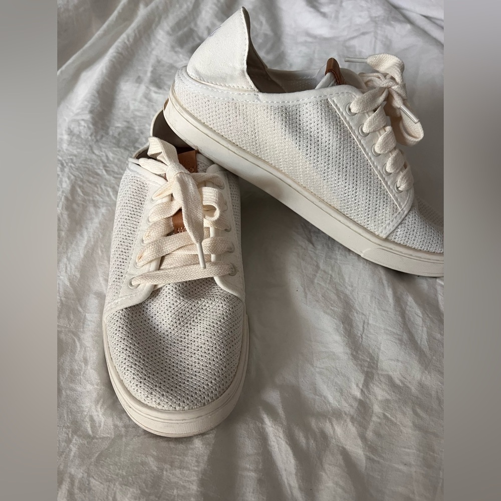 OluKai Women's Sneakers Size 7 LIKE NEW